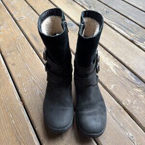 UGG Black Leather Lorna Side Zip Buckle Bootie in Women's 7.5